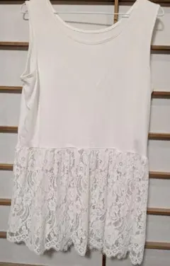 [新 品] LOWRYS FARM 裾レース切り替え タンクトップのサムネイル