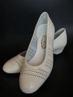 Yoshinoya ホワイト レザー パンプス 23.5cm