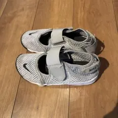 NIKE グレー サンダル　エアリフト