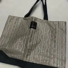 Item thumbnail for item 76bbb76e-928c-435b-a0ee-aae0dfd8db2a