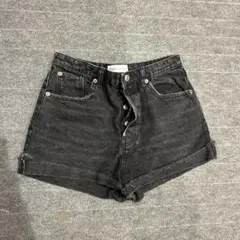 ZARA ブラック ショートパンツ