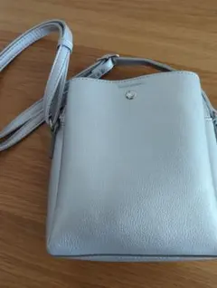 シルバー 合成皮革 ショルダーバッグ