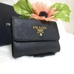 ✨極美品✨プラダ　三つ折り　サフィアーノ　ジッパー付きコインウォレット　ブラック