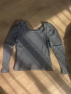 GU ボーダー柄トップス