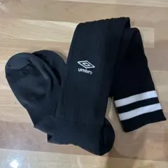 umbro サッカーソックス 黒　ストライプ