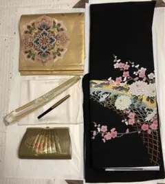 手書き友禅にゴージャスエレガント金駒刺繍8個付き今人気お柄の黒留袖