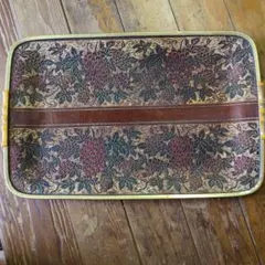 ブドウ模様のインテリアトレイ 　　　 お盆　トレー
