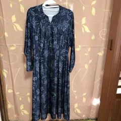 ネイビー花柄バンドカラー長袖ワンピース