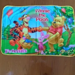 新品 Winnie the Pooh ブランケット フリース素材 ひざ掛け