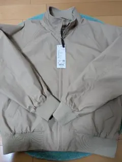 ☆新品、タグ付　ユニクロ　ハリントンジャケット ベージュ Sサイズ☆