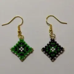 デリカビーズピアス(四角)②