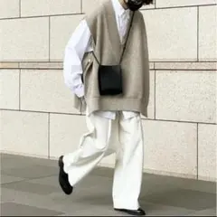 美品 UNUSED 18aw V-NECK KNIT VEST y2kのサムネイル