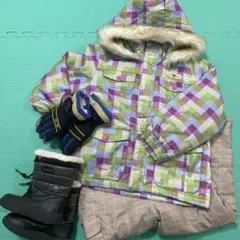 【4点セット】キッズ スノーウェア 上下＆スノーブーツ・グローブ