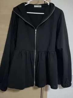 【完売品】シューラルー UVカットパーカー Ｌサイズのサムネイル