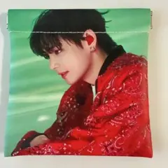 BTS テテ　バネ口　スクエアポーチ