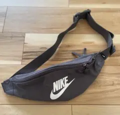 Nike グレー ボディバック　ウエストポーチ