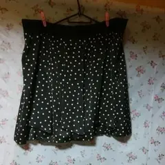 大きいサイズ黒水玉スカート