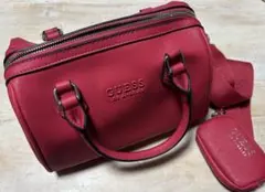 m*ん様 GUESS レッド ショルダーバッグ