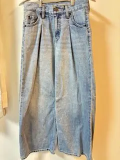 リーバイスプレミアムワイドレッグデニムライトブルー　24インチ