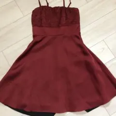 結婚式などで利用できるパーティー用ワンピース