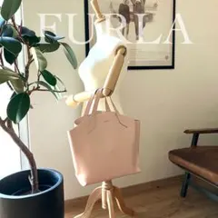 フルラ レザー トートバッグ 薄ピンク
