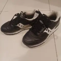 レア品Saucony スニーカー ブラック ホワイトのサムネイル