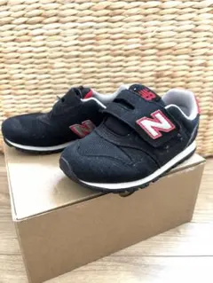 New Balance 373 キッズスニーカー 黒/赤