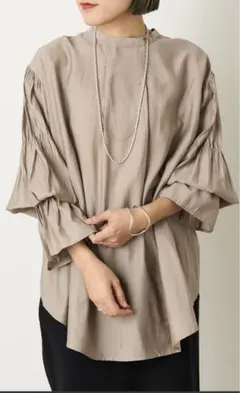 Omekashi オメカシ ボウタイシャーリングスリーブブラウス モカ