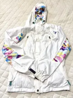 ホワイト　 スノーボードウェア　ボード　ウエア　レディース