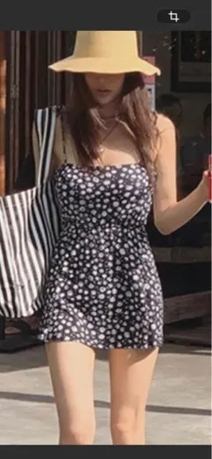 水着　花柄　キャミソール　ワンピース　黒　カバーのサムネイル