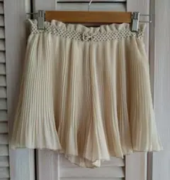 ポンポネット　プリーツ　キュロット　ベージュ