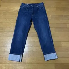 ダークブルー ストレートデニム ロールアップ裾