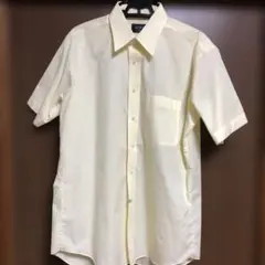【NEWS】淡い黄色 半袖ワイシャツ