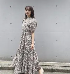アンミール カシュクールチョーカー風ワンピース 花柄 ピンクベージュ