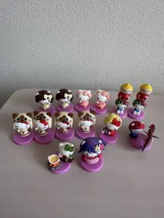 ハローキティ チョコエッグ　2個690円〜