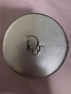 Dior シルバー 円形ポーチ