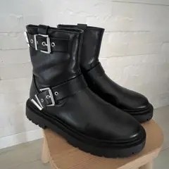 ZARAバックルアンクルブーツ 23cm