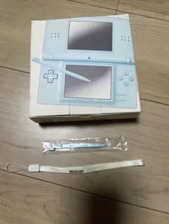 純正品　ニンテンドーDSLite ストラップとタッチペン