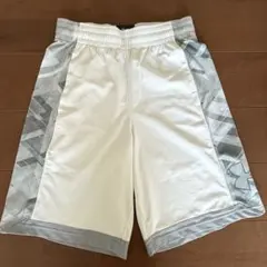 アンダーアーマー　Under Armourバスパン　ハーフパンツ　白