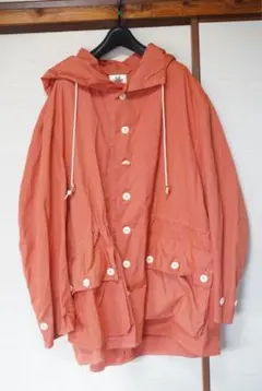 Nasngwam. オレンジ マウンテンパーカー