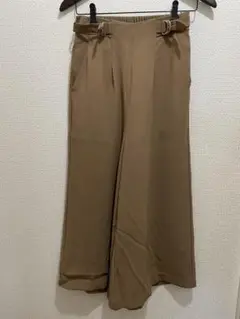 ワイドパンツ　茶色　オシャレ