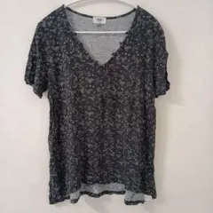 オールドネイビー Tシャツ Vネック 半袖 小花 花 柄 M 黒 普段着のサムネイル