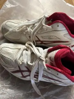 asics スパイク ホワイト レッド 26cm - メルカリ