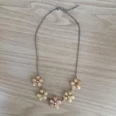 お花のネックレス