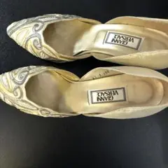 2025年最新】Gianni Versace パンプスの人気アイテム - メルカリ