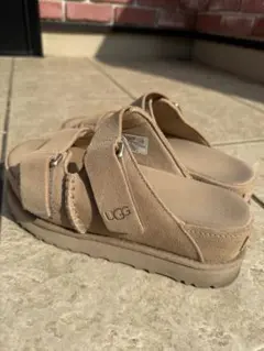 UGG ベージュ サンダルのサムネイル