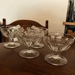 デザートカップ 4脚セット アイス皿　フルーツ皿 昭和レトロ