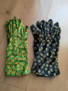 花柄ベロア風手袋 2セット