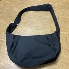 ブラックショルダーバッグ軽量