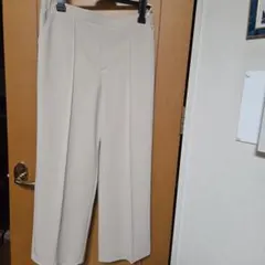 未使用 ベージュ ワイドパンツ センタープレス